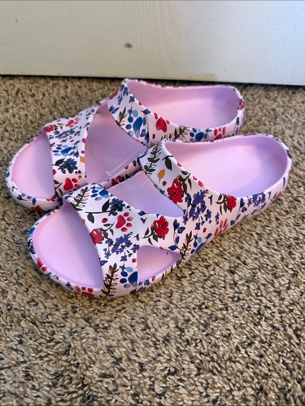 Women’s Pink Floral Paw Slip-On Sandals - Picture 4 of 5